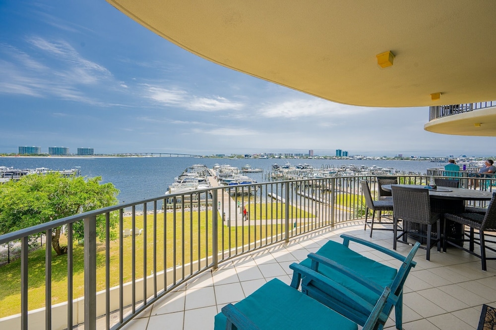Phoenix On The Bay 1234 3 Bedroom Condo