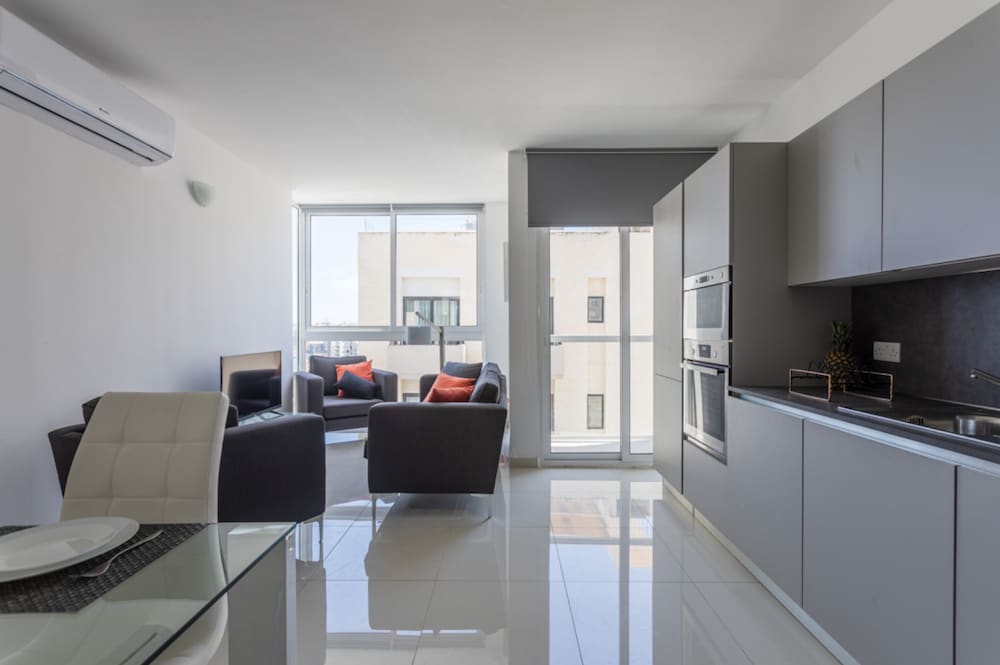 San Giljan Stylish Apartment - Property Image 12