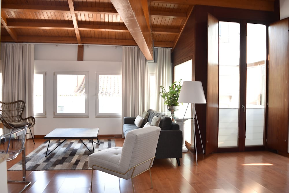 The Príncipe Real Lisbon Apartment