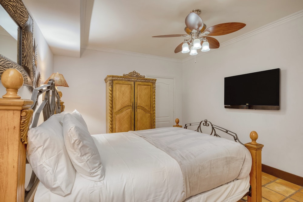 Keys Creek Main House by Avantstay Luxury 9bdr Estate view 3