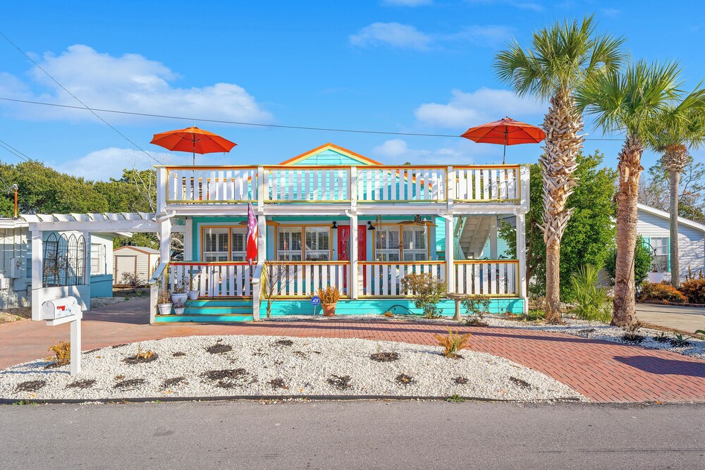 Steps to Ocean! PCB Family Home w/ Outdoor Oasis