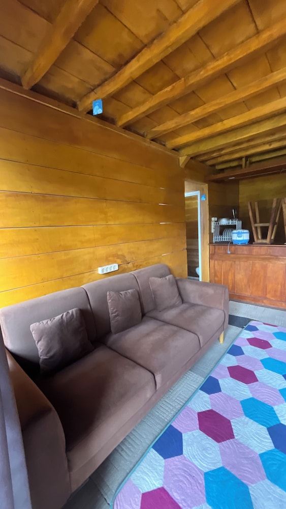 Quen'z Cabin