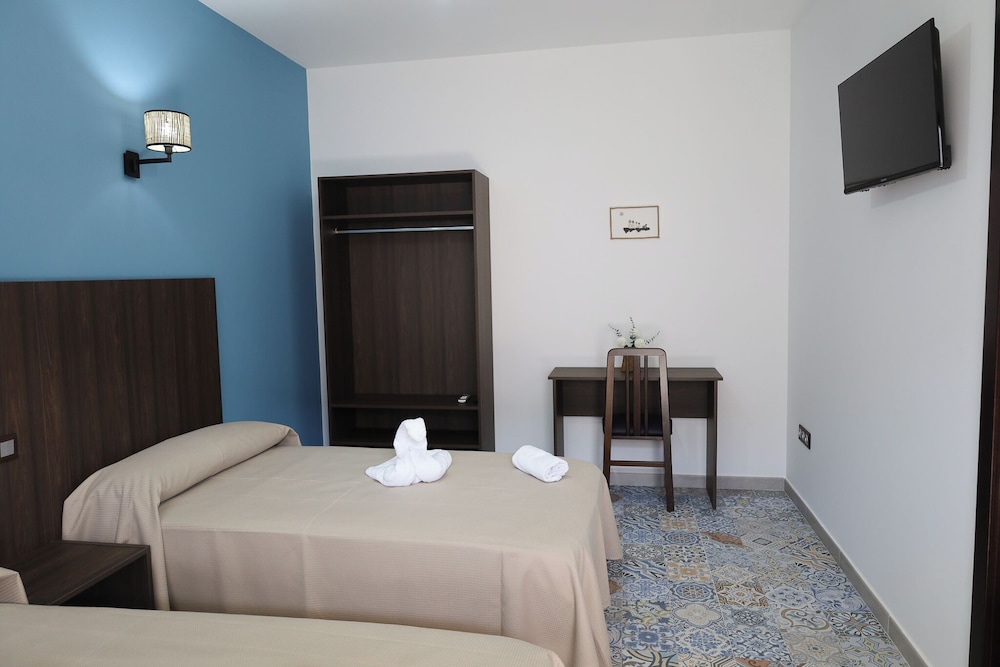 Hospedium DLJ Hostal La Paz Marmolejo