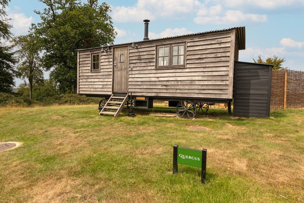 Quercus Redwood - Sleeps 4 - From 375 Per Night