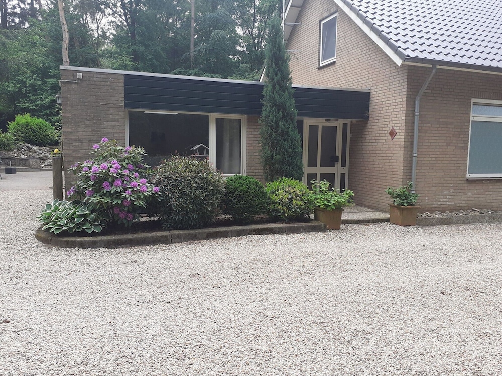 Bunglow for two Person in Mook view 4