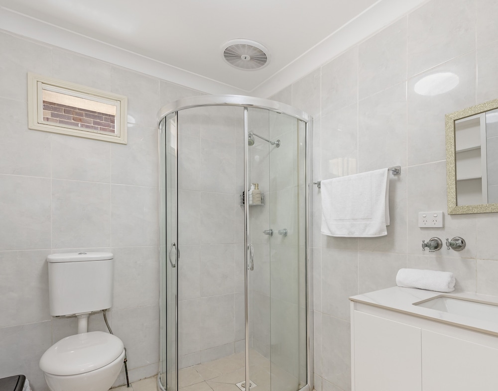 Kozyguru | Ashfield | Cozy 4 Bedroom House