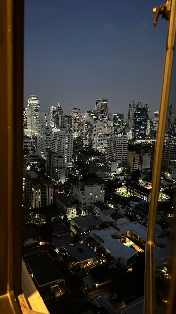 Omni Tower Sukhumvit Nana - Direct