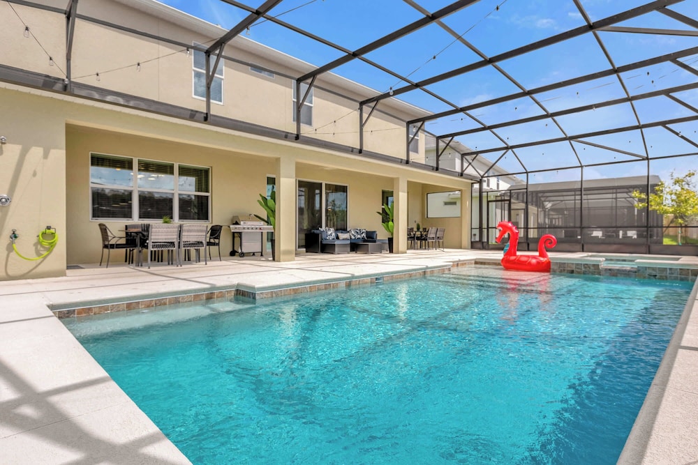 Upstay Epic 15br Mansion for Big Groups Near Parks