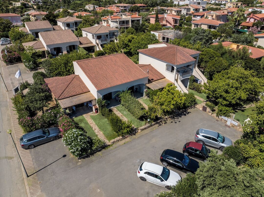 Budoni Homes Seaside, Ac And Bike