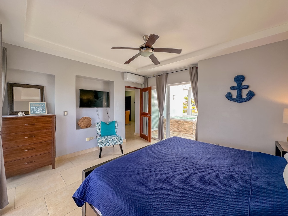 Luxury Vacation Rental Costa Hermosa view 4