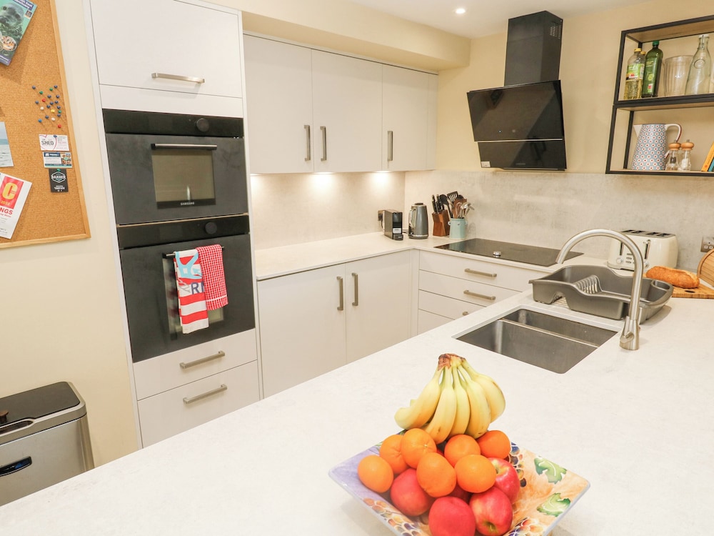 5 Tregenna Court
