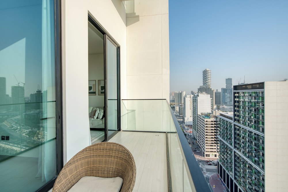 PVH - Serene 1BR - Binghatti House