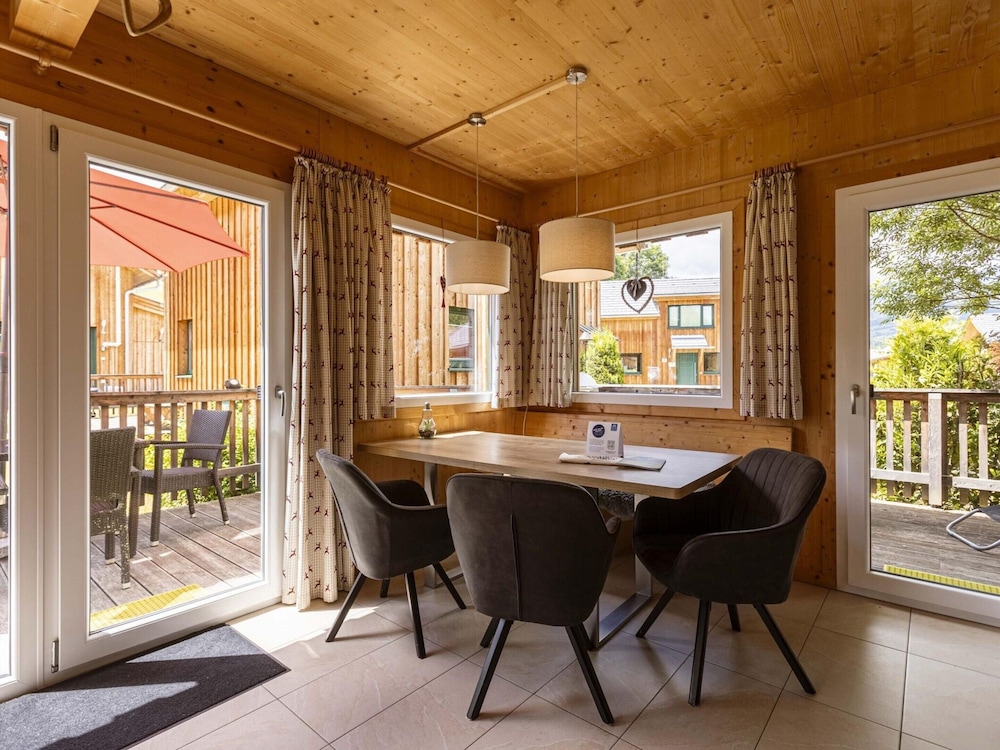 Chalet With Outdoor hot tub