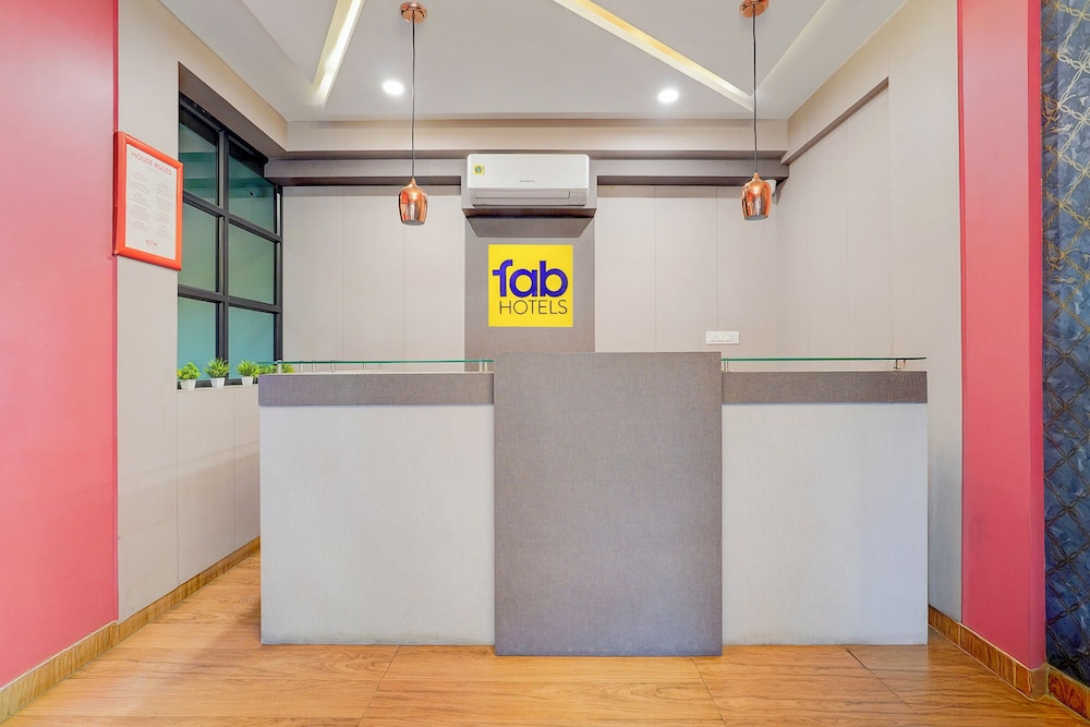 Fabhotel East Land