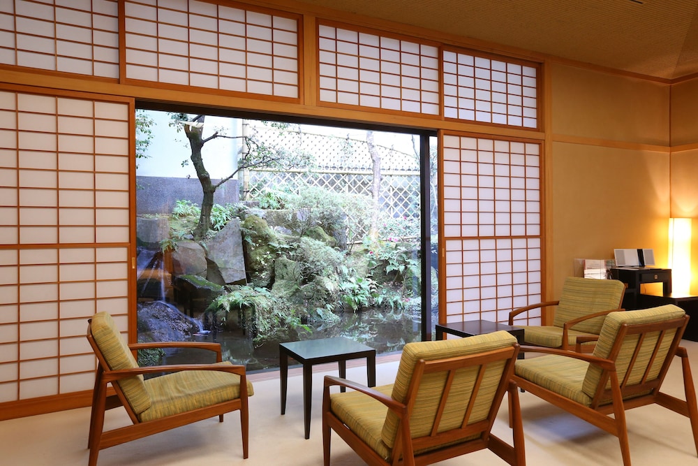 Tsubaki view 4