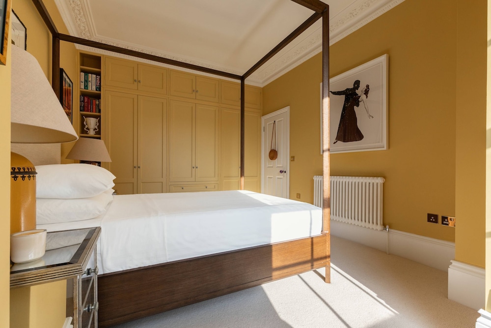 Milborne Grove by Onefinestay