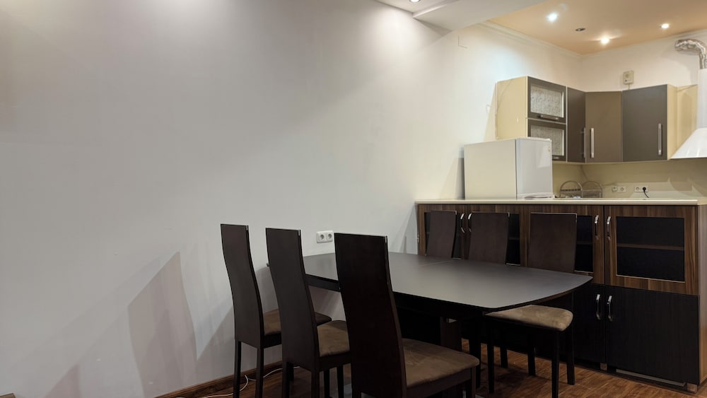 Comfortable apartments on Northern Avenue by Sweet Home