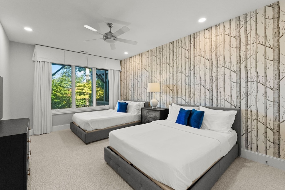 Modern Masterpiece by Avantstay Waterfront Private Dock