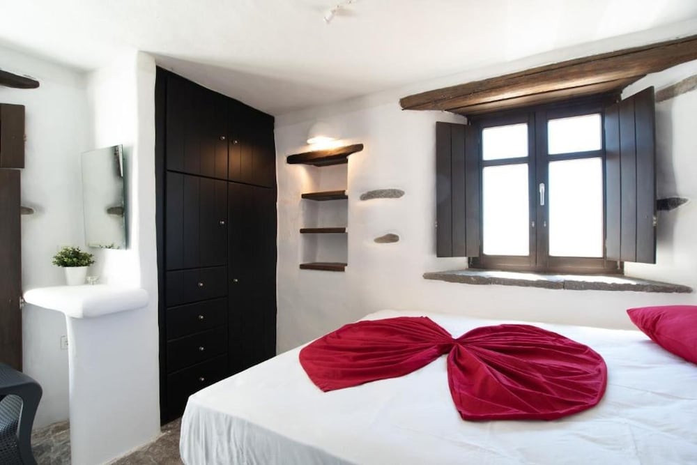 Aspro Paros Villa for 6-7