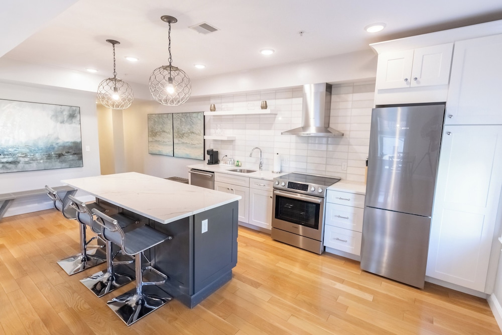 The Newport Lofts - 364 Thames Street