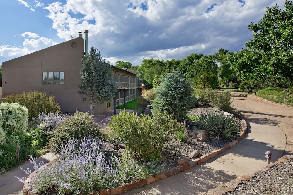 Ojo Santa Fe Spa Resort view 5