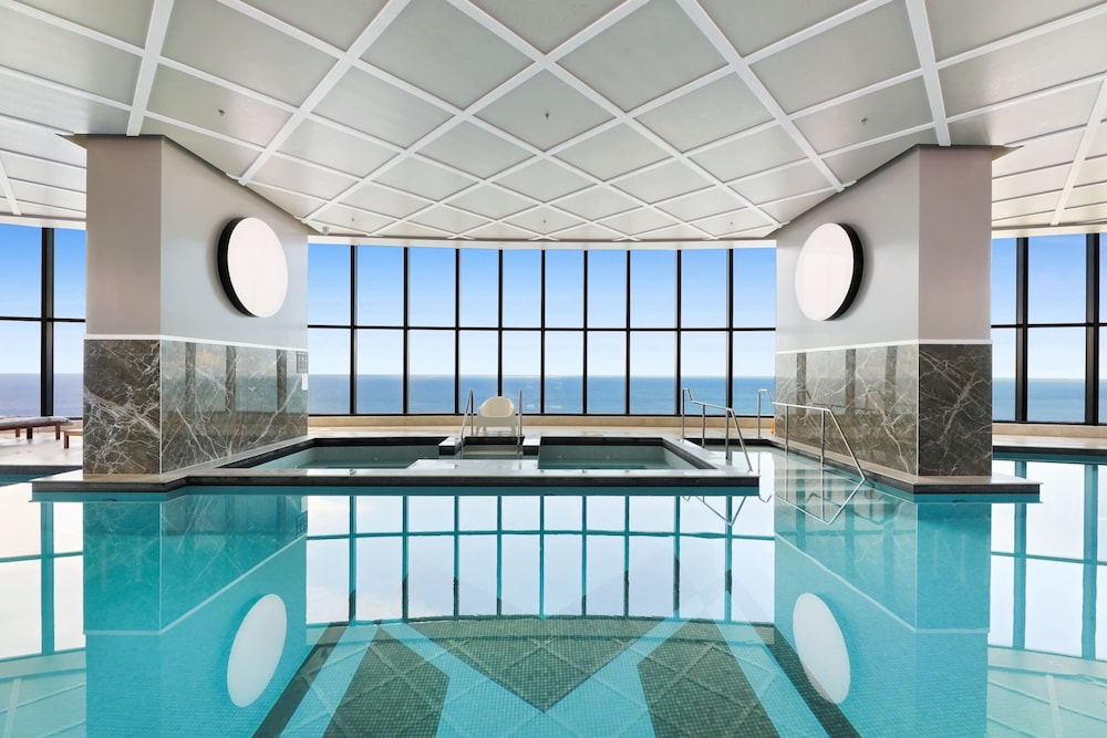 Luxe Oceanfront 1-bed High Rise With Pool & Gym