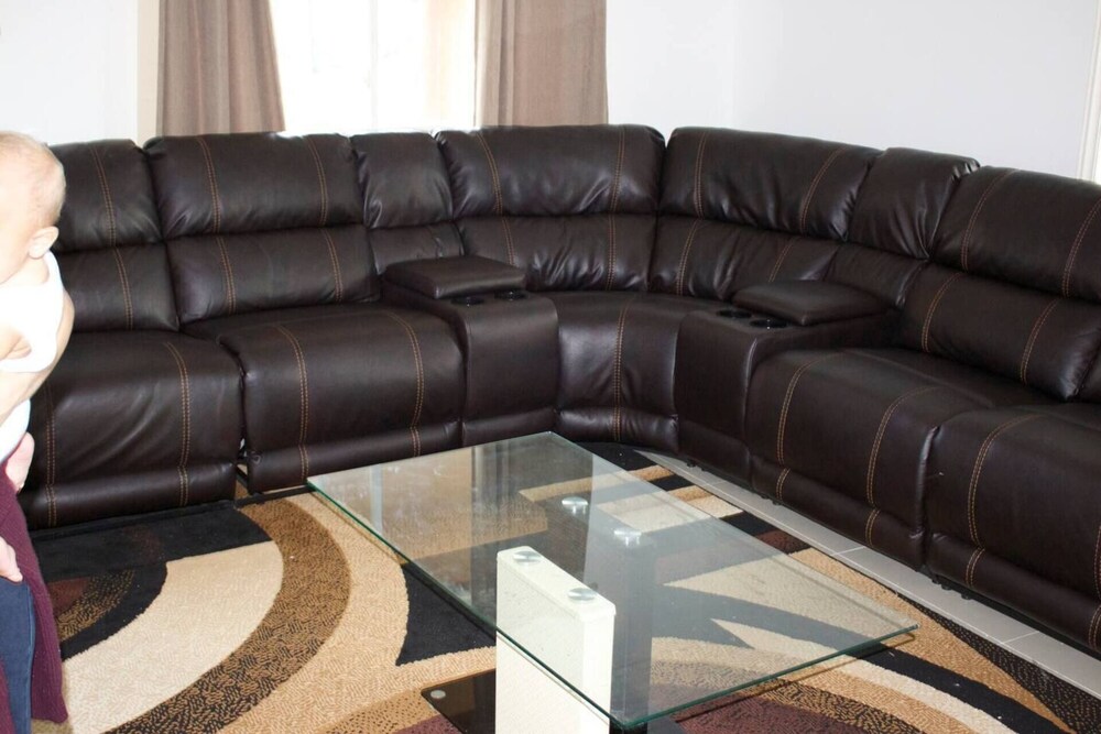 Remarkable 2-bed Apartment in Kingston view 4