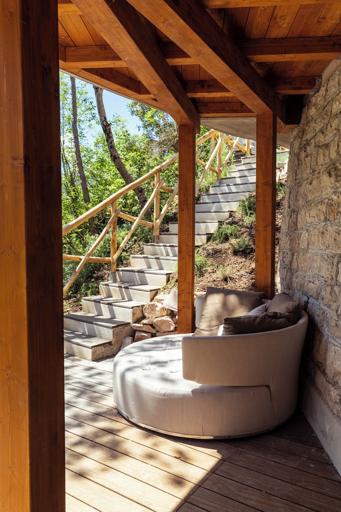 LA FORESTALE Luxury Ecolodge
