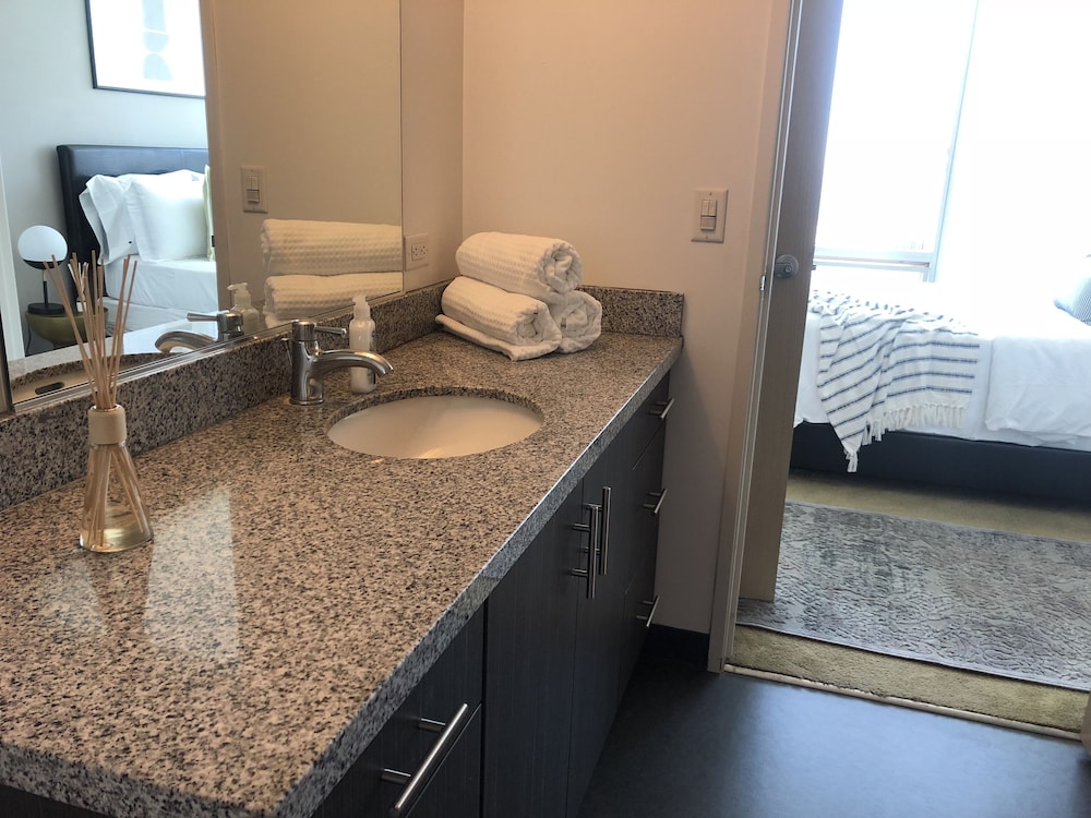 New Lyfe Finest Luxury Apartment