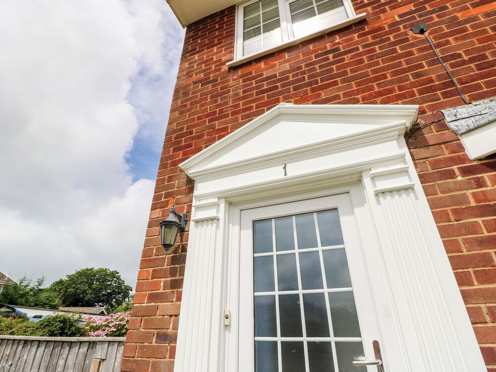 1 Westwood Close