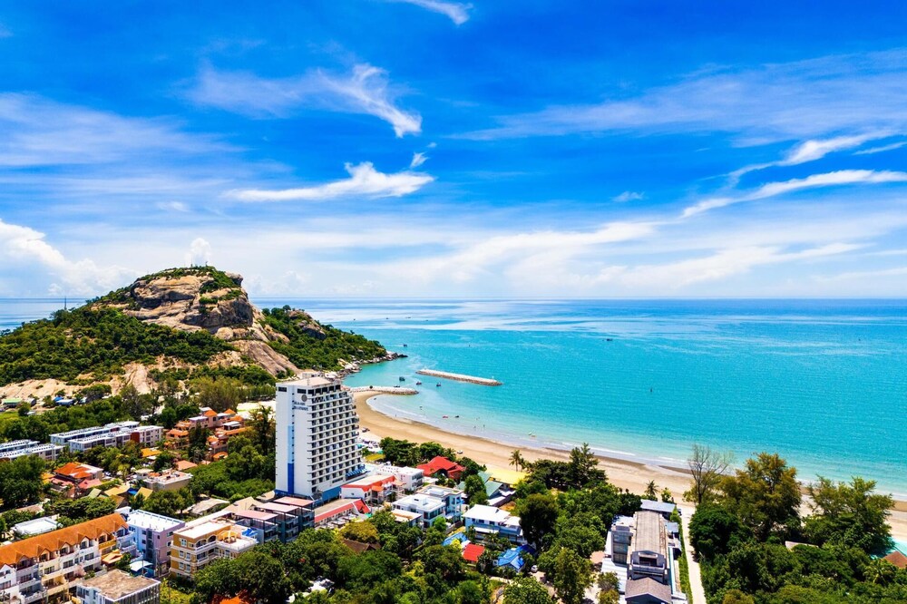 Beachfront Studio Condo-Seaview BW1