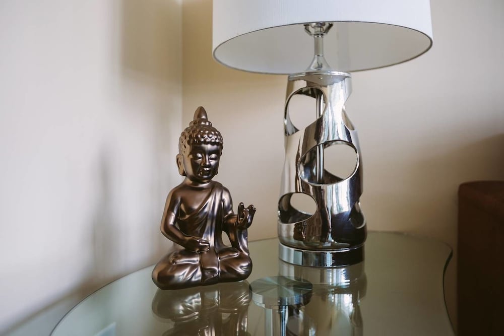 Executive Condo in the Heart of Downtown-3