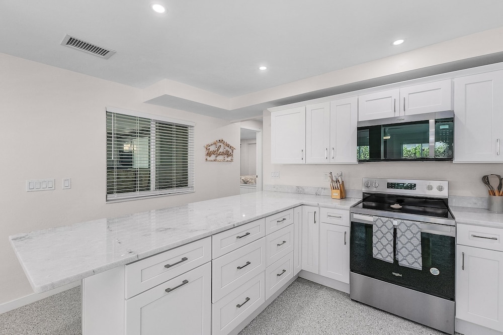 50 Starfish Shack: 3br/2ba Pool Home! 3 Bedroom Home