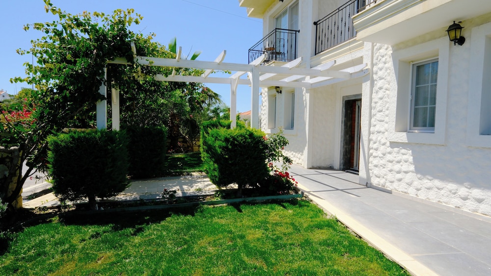 Lavinia Garden Alaçatı - Image 48