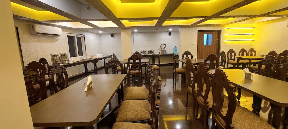 Nazri Hotel