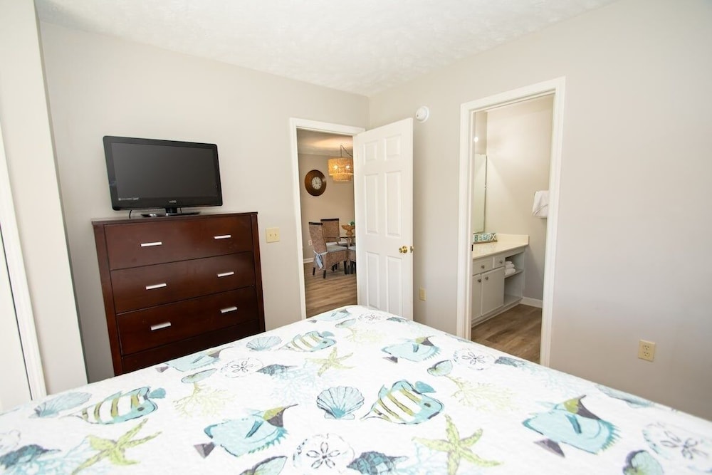 Waterway Village 17b 2 Bedroom Condo