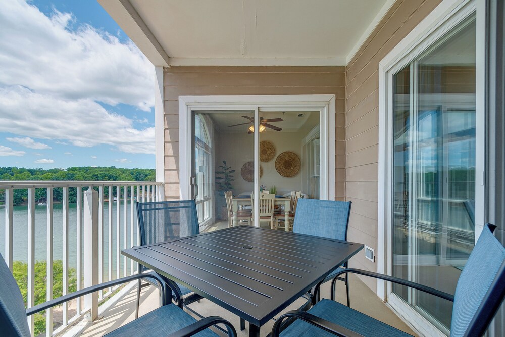 Community Pools & Beach: Smith Mountain Lake Condo
