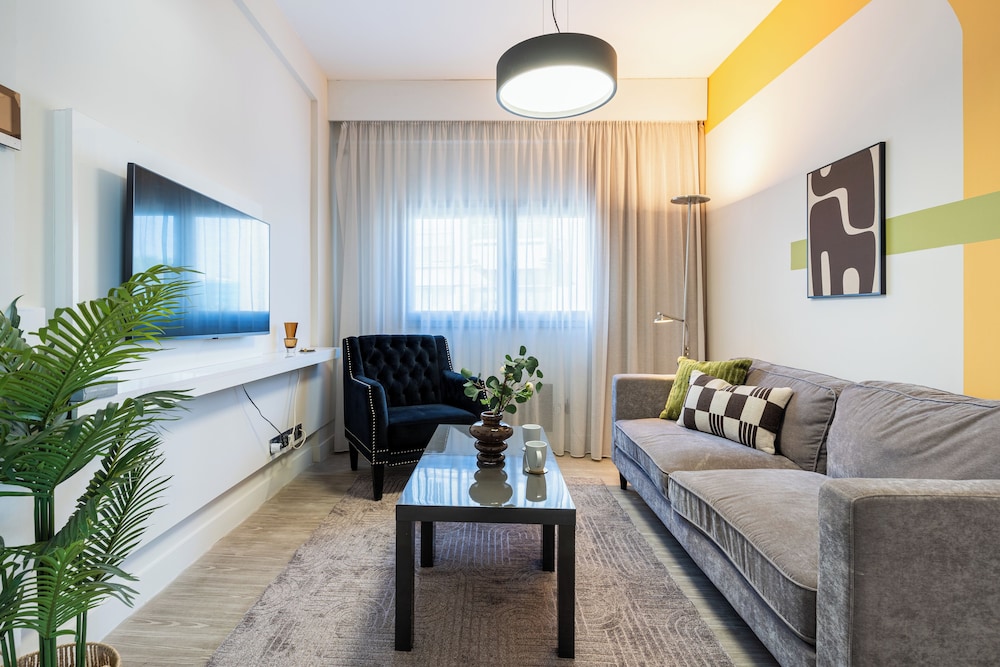 Local Host Living - Signature Apartments in Nicosia