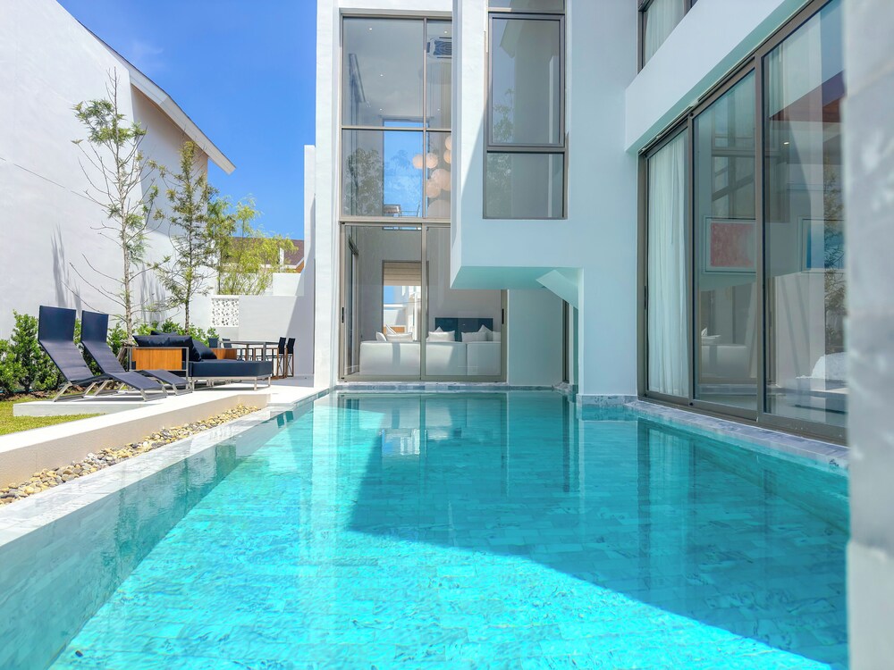 Luxury 3BR Pool Villa PrideLux 4 L10