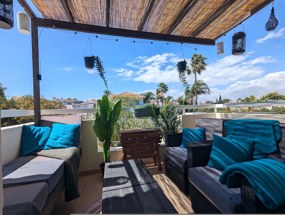 Andros Apt 2 Bed Free Wi-fi Safe Complex Pool