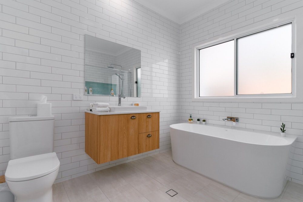 Exquisitely Spacious 3-bed Home