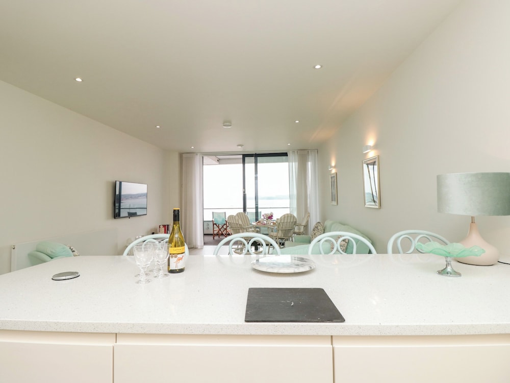 Apartment 20 Summer Place