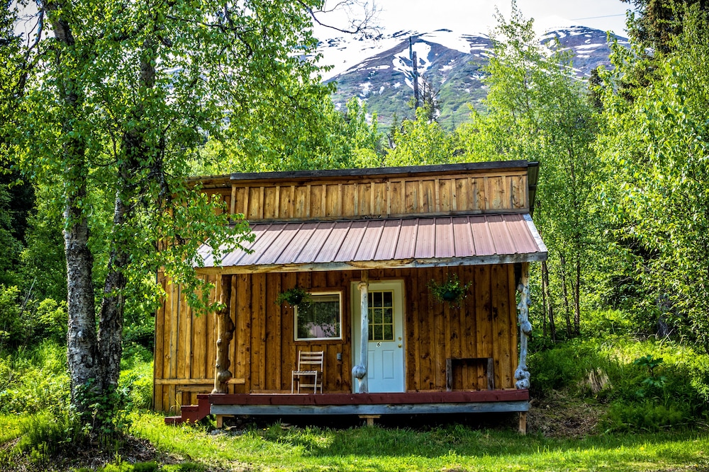Midnight Sun Log Cabins