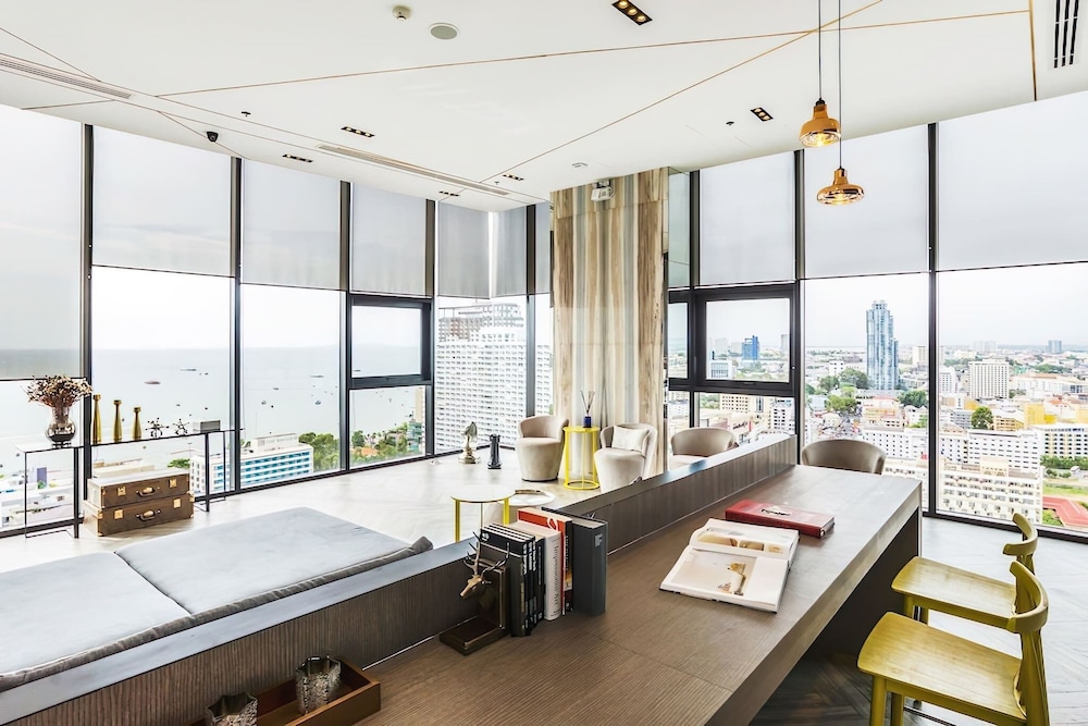 Best Location of Pattaya, Sky Pool, Next To Beach
