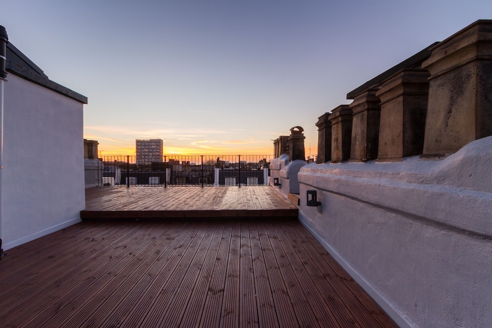 2 Palace Gardens photo 2
