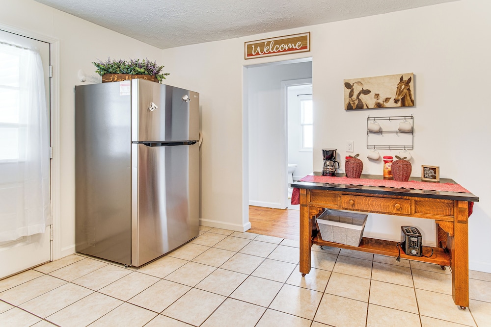 Pet-friendly Home w/ Fenced Yard: 'cozy in Casey'