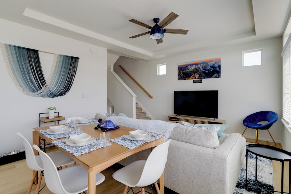 9 Mi to Airport: Pet-friendly Aurora Home w/ Deck