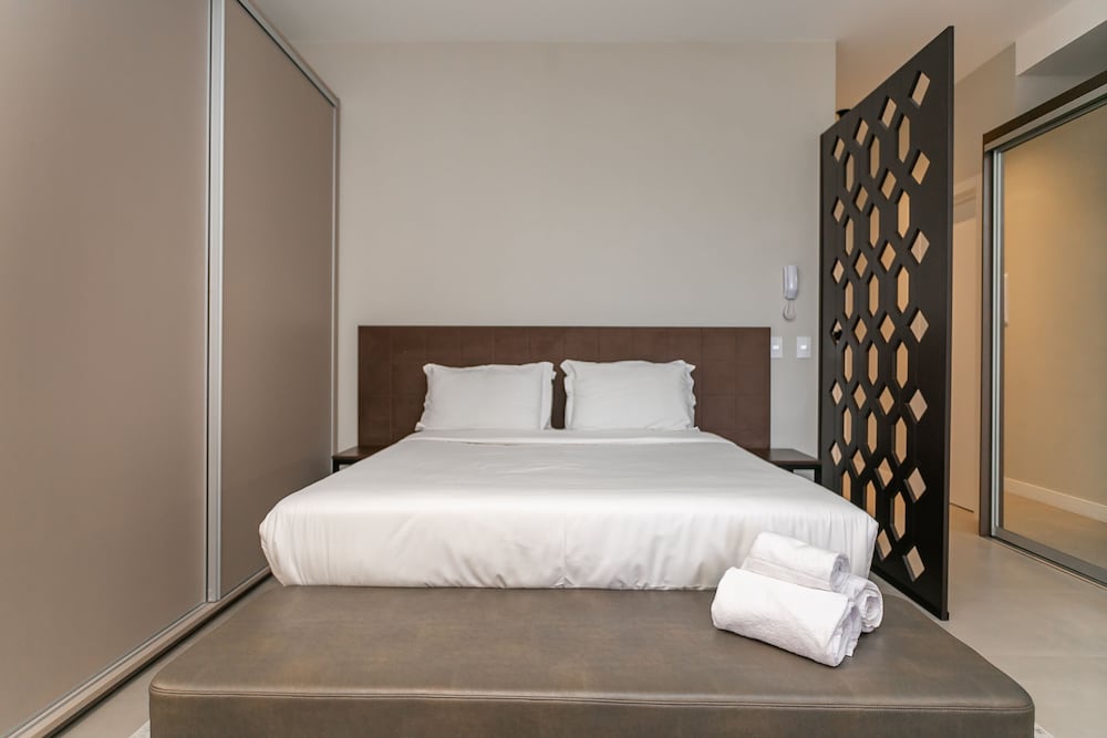 Studios Tower by Viva - Prédio com piscina e estacionamento no centro de Floripa