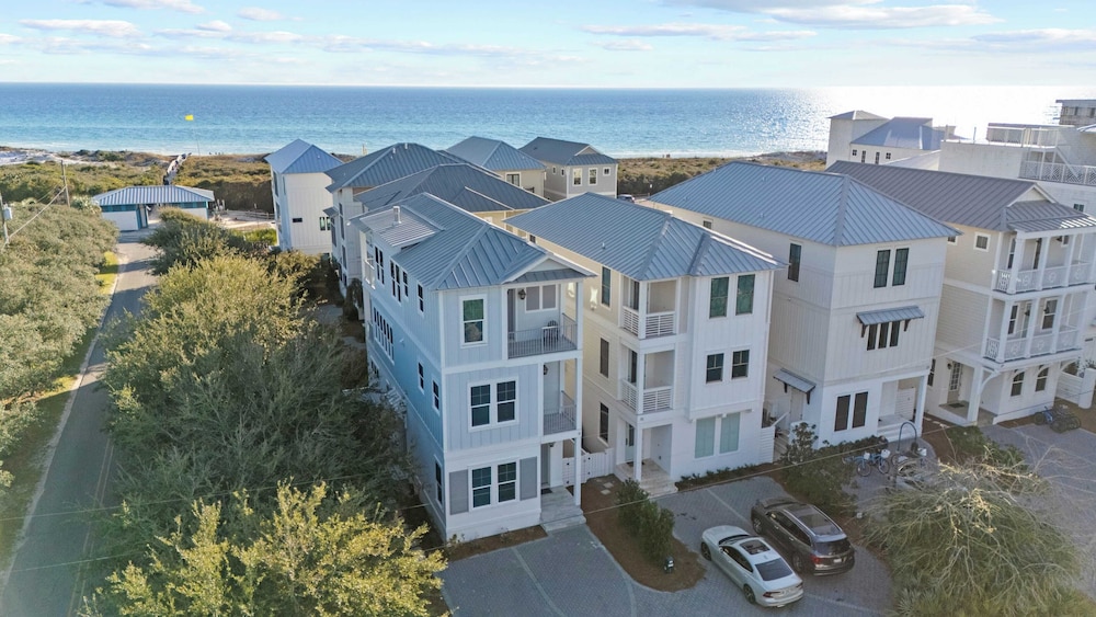 The Palmetto Blue by Avantstay Steps to Beach, Ocean Views