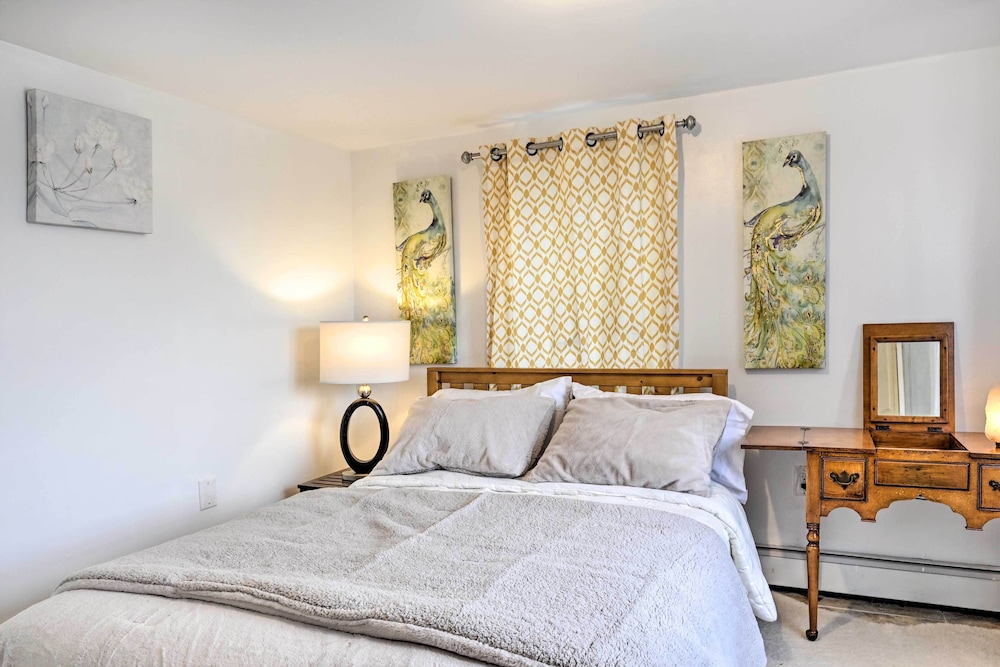 Island Park Couple's Escape 1 Mi to Beach! - Property Image 23
